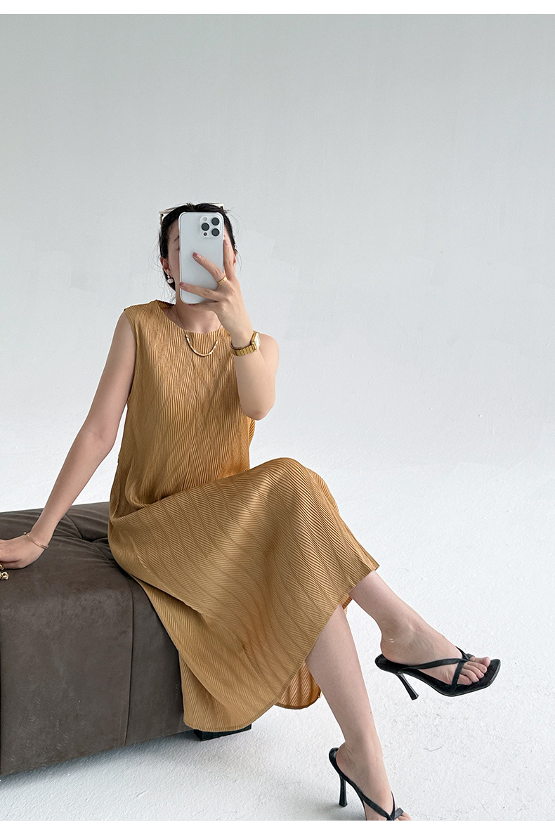 Đầm maxi nữ không tay cổ tròn chất liệu nhăn phong cách hiện đại — màu đen chi tiết 16