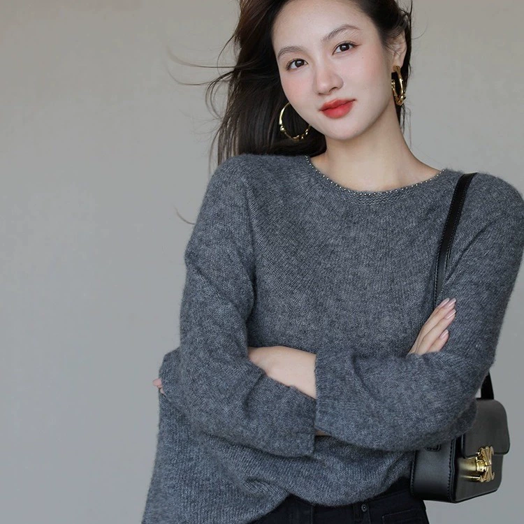 Одежда в гонконгском стиле/Новый осенне-зимний комфортный свободный свитер из чистой шерсти с декоративными заклепками и круглым вырезом, пуловер