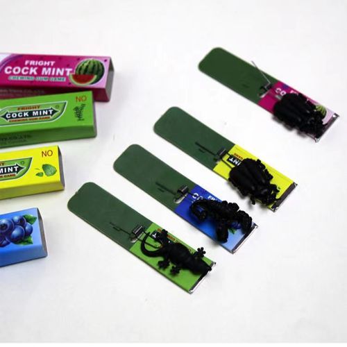 Cockroach chewing gum scares April Fools' Day spoof, makes people funny, tricksy toys, school primary school students stationery wholesale