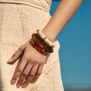 European and American amber bracelets, acrylic material, niche marble texture, resin bracelets, niche hand accessories with design