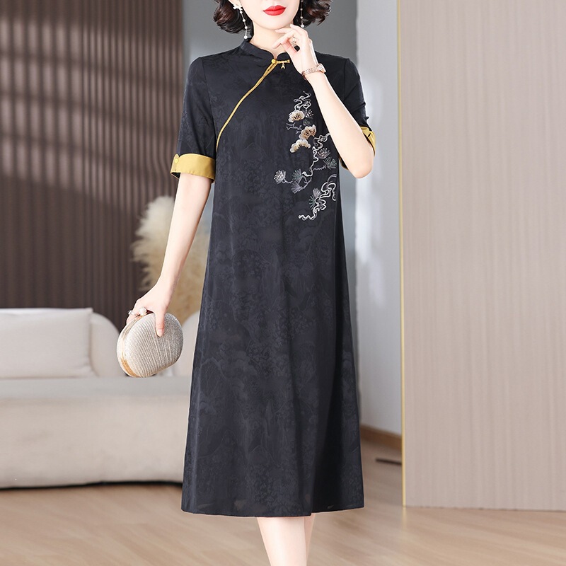 Brand Silk Dress, New Summer Style, Elegant and Stylish for Middle-Aged and Elderly Mothers, Xiangyun Silk Improved Cheongsam Dress