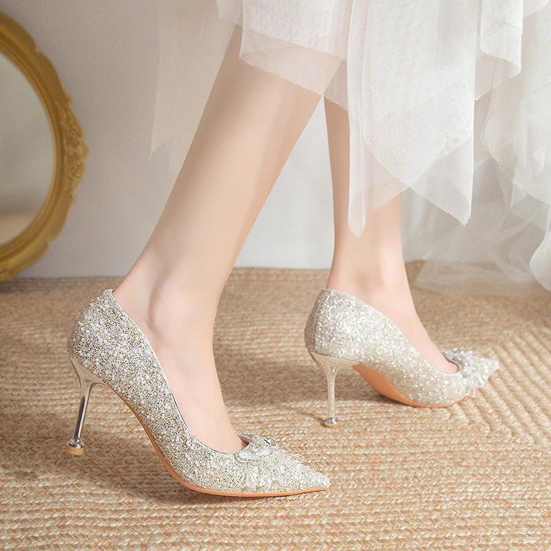 2025春季尖头细跟珍珠亮片女式时装鞋超纤内里透气中跟宴会通勤鞋