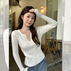 辣妹白色麻花纽扣设计感针织衫女2025秋季新款修身内搭长袖小上衣