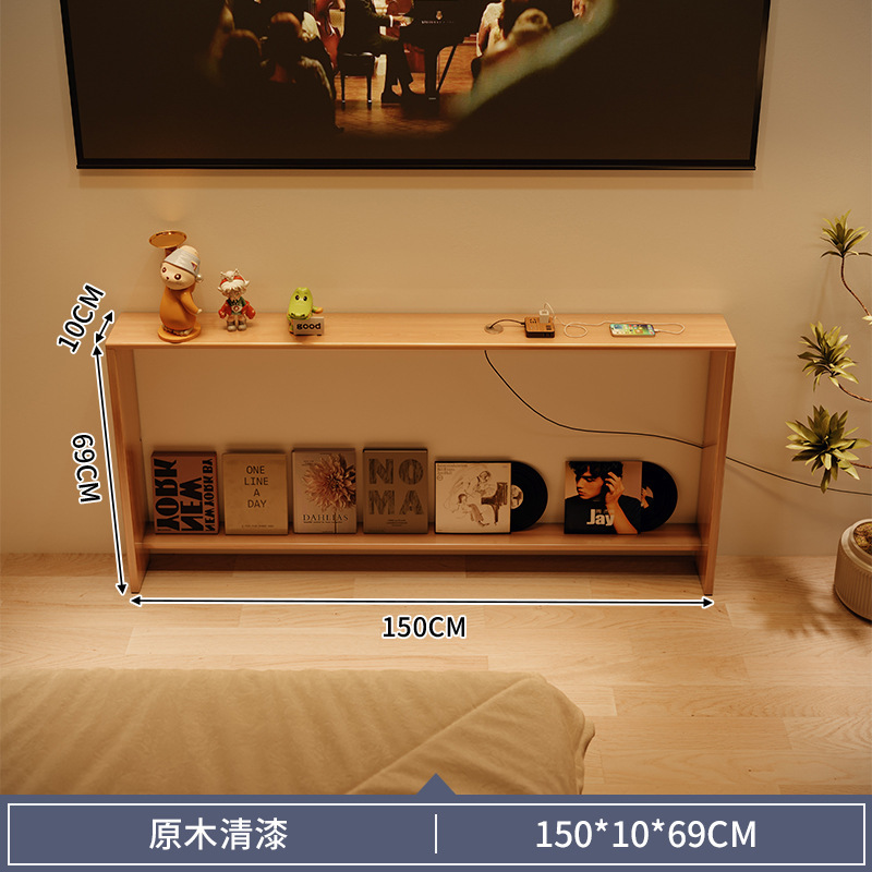 El estante de la pared del televisor está contra la pared, todo el gabinete estrecho de madera maciza, el proyector se coloca debajo del estante largo del decodificador del enrutador