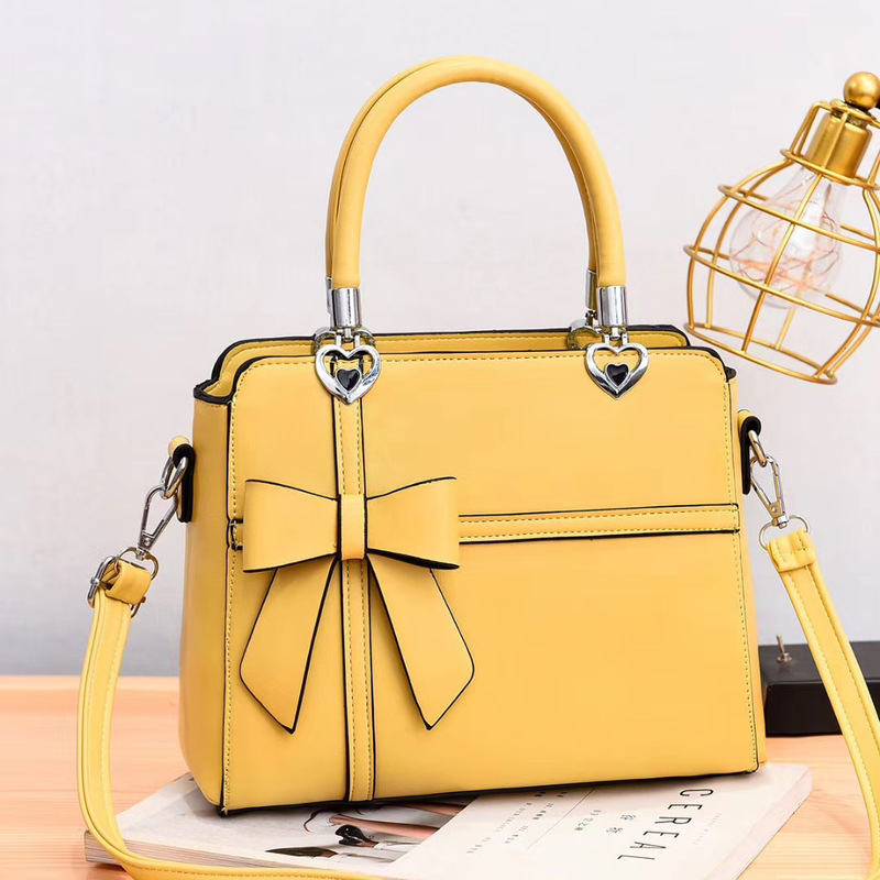 Cross-border foreign trade women's bag 2022 new PU European and American handbag trend fashion simple Joker shoulder bag wholesale