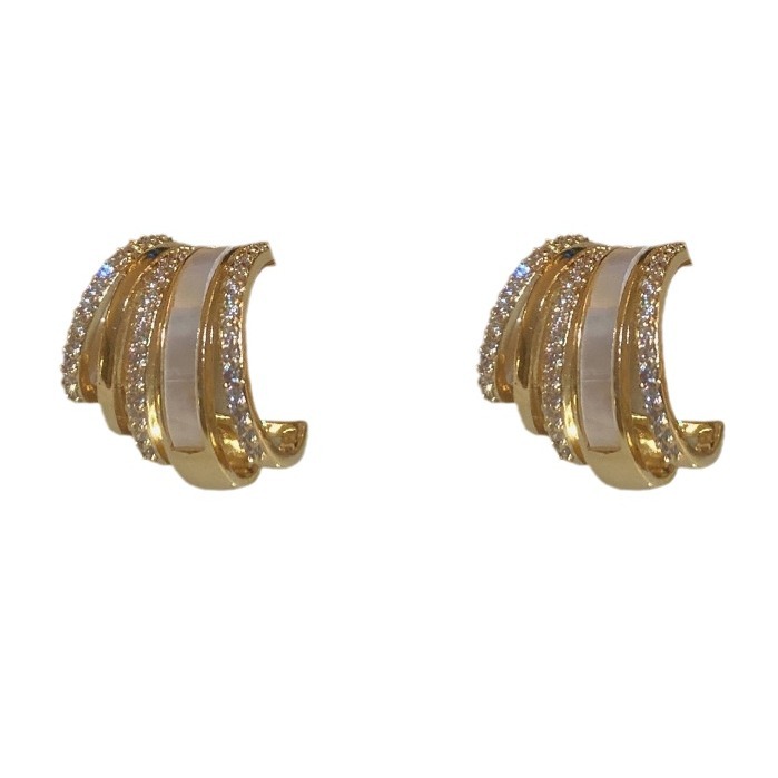 Aguja de plata galvanizada de oro real aretes de zircón en forma de C estilo versátil simple pernos de orejas de lujo ligero de alto nivel adornamiento de temperamento
