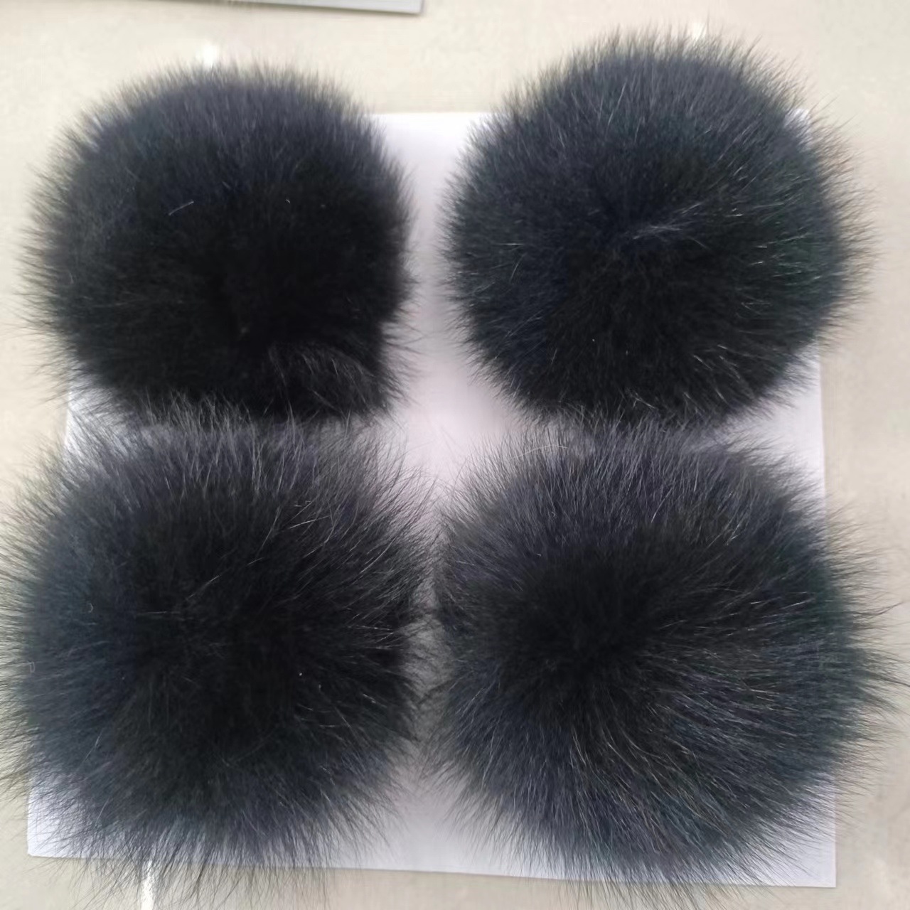 Fur ball with natural color fox fur and silver fox fur ball 8-12cm, hat hook, clothing accessories, etc.