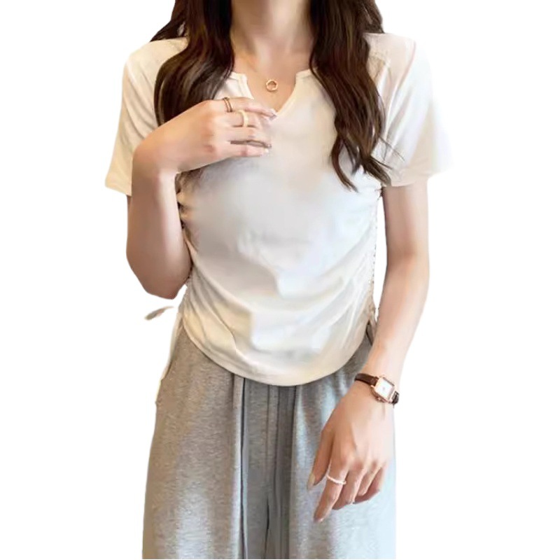 デザイン性のあるVネック、ドローストリング付き、スリムフィット、ピュアでセクシーな風合いの半袖Tシャツ、レディース2025年夏新作、無地、学生向けトップス、トレンド