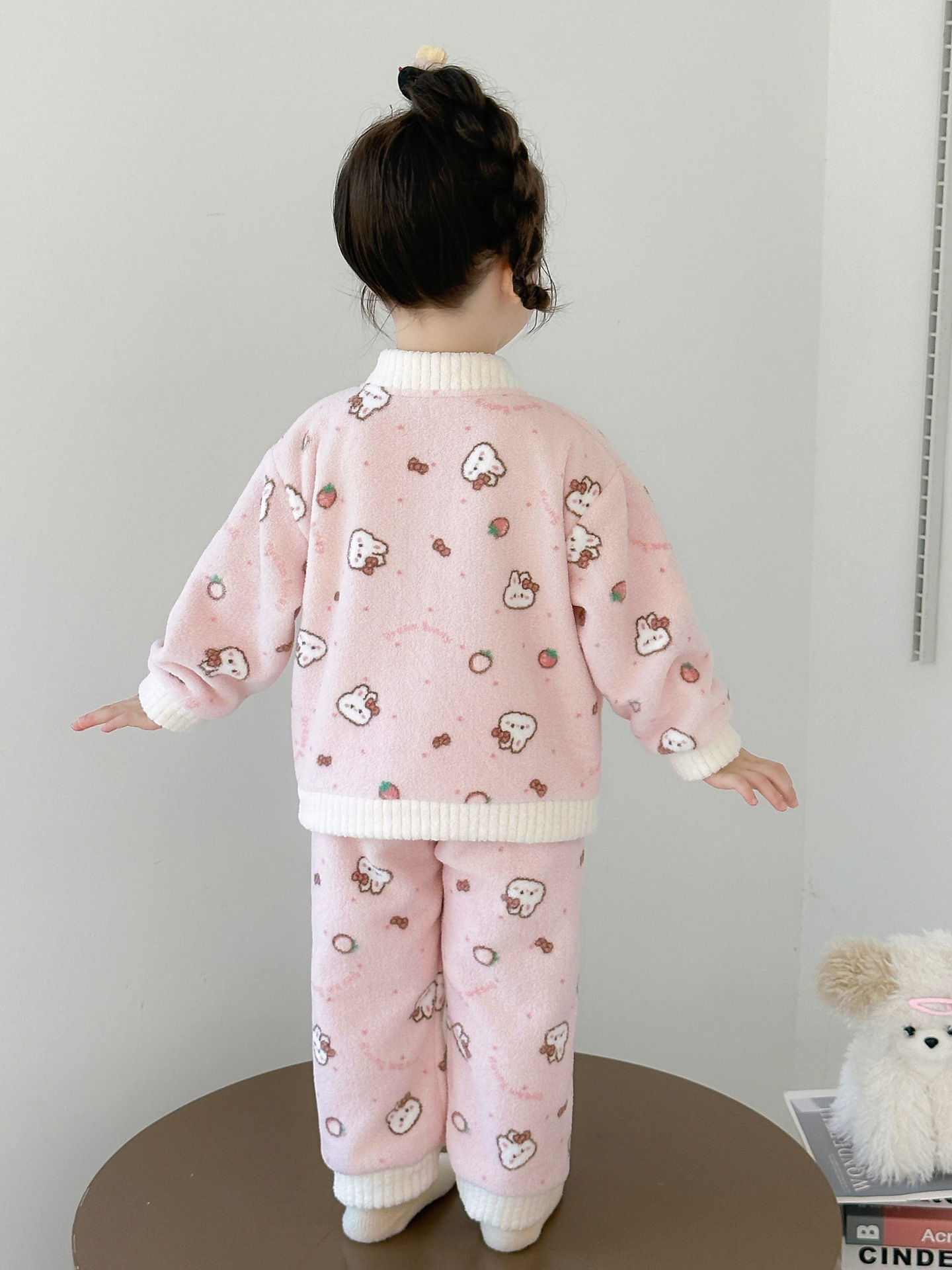 Niña pijama conjunto 2025 nuevo otoño y invierno niños franela calentamiento ropa de hogar de terciopelo de coral bebé dos piezas conjunto