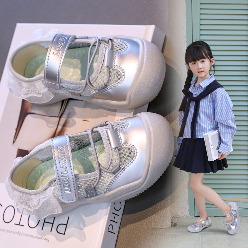 Sandalias para niñas 2025 verano nuevo estilo Mary Jane zapatos de red individuales transpirables para niños zapatos deportivos para niñas zapatos de princesa de estilo occidental