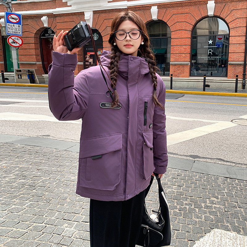 Ropa de asalto, ropa de algodón de pluma, ropa de algodón, ropa de invierno para mujeres 2025, nueva chaqueta de algodón de herramientas, superando la tendencia de chaqueta con capuzas
