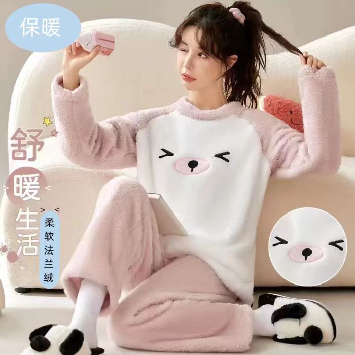 Transfronteriza mayorista otoño invierno pijama franela espesa mujer dulce dibujos animados casuales mangas largas chaqueta explosiva ropa para el hogar