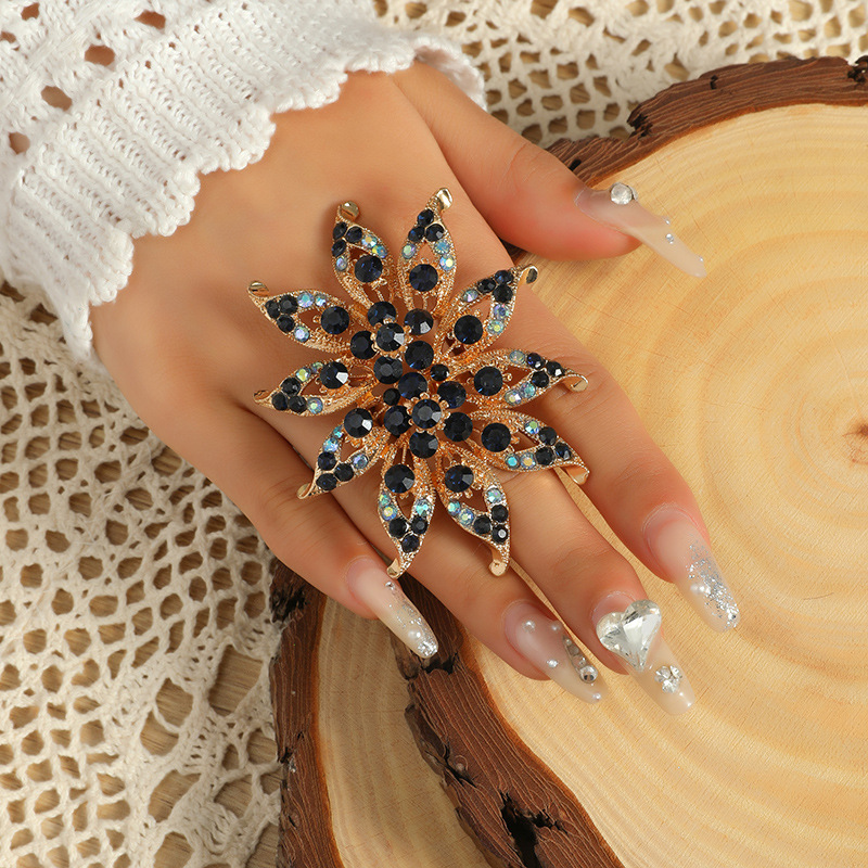 Simple Geometric Flower New Retro Alloy Open Ring display picture 1