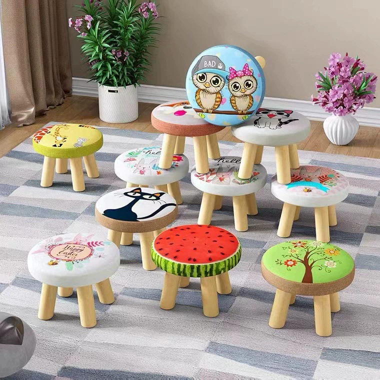 Маленькие табуретки, короткие домашние цельные деревянные скамейки, мультяшные детские сиденья, маленькие короткие табуретки для грибов, табуретки для обуви оптом