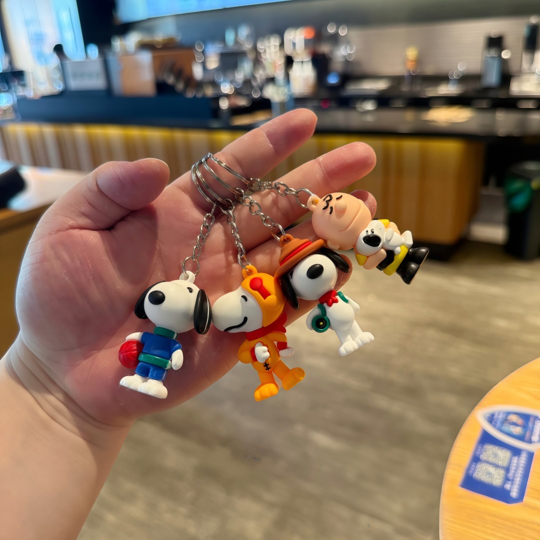 Cross-Border Creative Cartoon Snoopy Keychain Bag Pendant Car Keychain Promotional Small Gifts Blind Box Wholesale