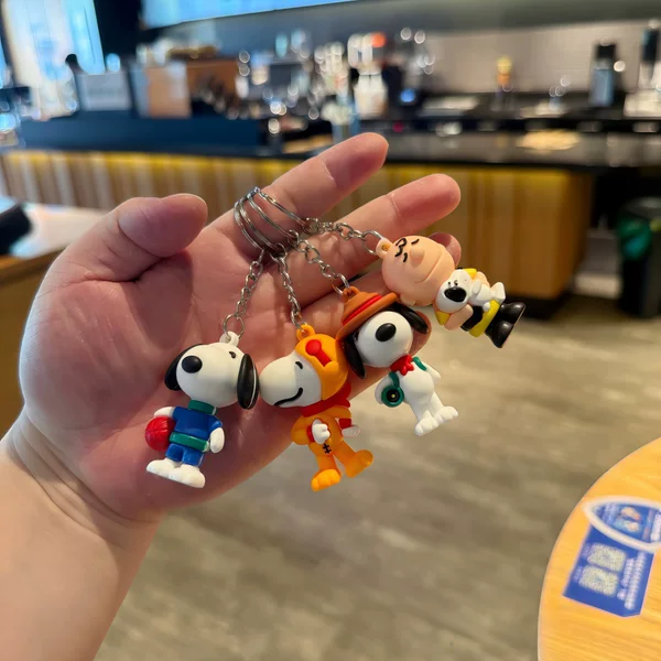 Cross-Border Creative Cartoon Snoopy Keychain Bag Pendant Car Keychain Promotional Small Gifts Blind Box Wholesale