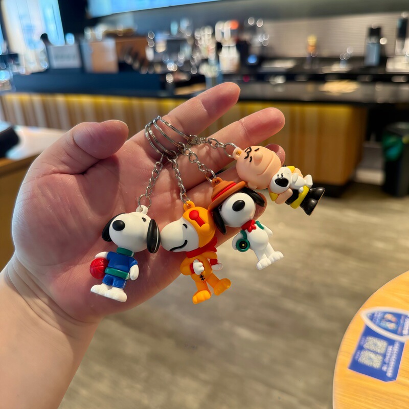 Cross-Border Creative Cartoon Snoopy Keychain Bag Pendant Car Keychain Promotional Small Gifts Blind Box Wholesale Cross-Border Creative Cartoon Snoopy Keychain Bag Pendant Car Keychain Promotional Small Gifts Blind Box Wholesale