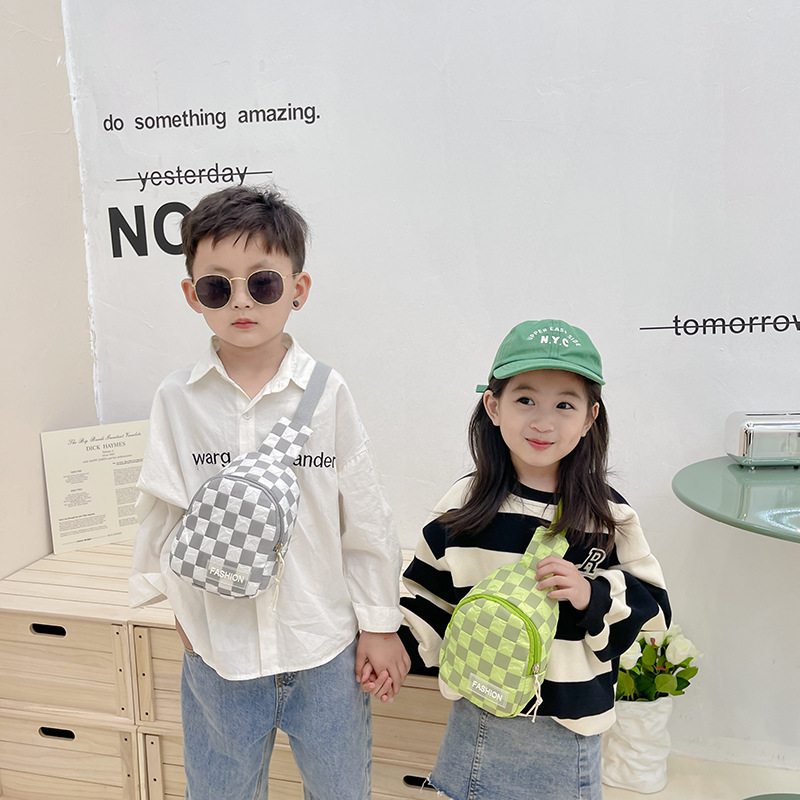 韓國版帥氣男童胸包時尚網紅棋盤格兒童小腰包休閒百搭單肩斜挎包