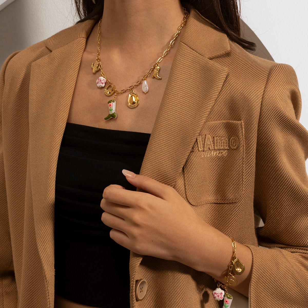 Collar de acero inoxidable TENA Europa y los Estados Unidos ligero de lujo nicho de zapatos de cerámica collar de colgante de titanio acero para mujeres no se desvanecen ventas calientes