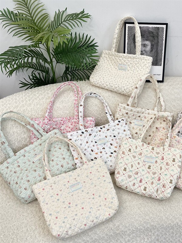 510102 Cartoon Printed Quilted Quilted Bag Single Shoulder Cotton Bag Women's Horizontal Large Capacity Satchel Canvas Bag