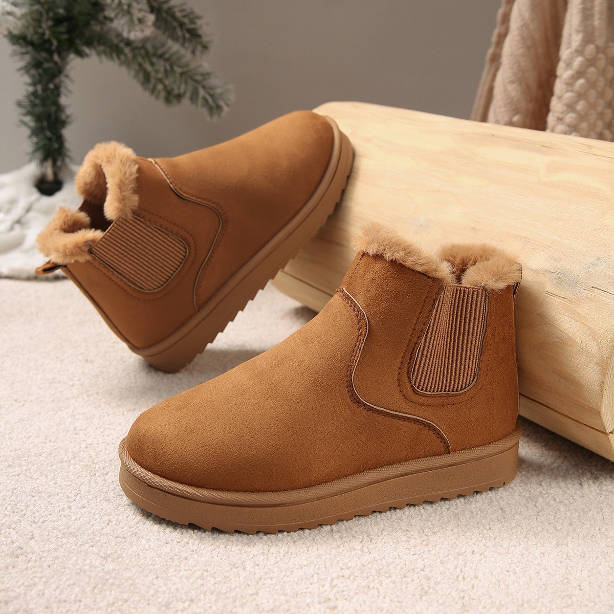 Europa y los Estados Unidos transfronterizos botas de nieve de tamaño grande mujeres 2025 nuevas botas cortas Chelsea antideslizantes versátiles botas Martin retro de moda