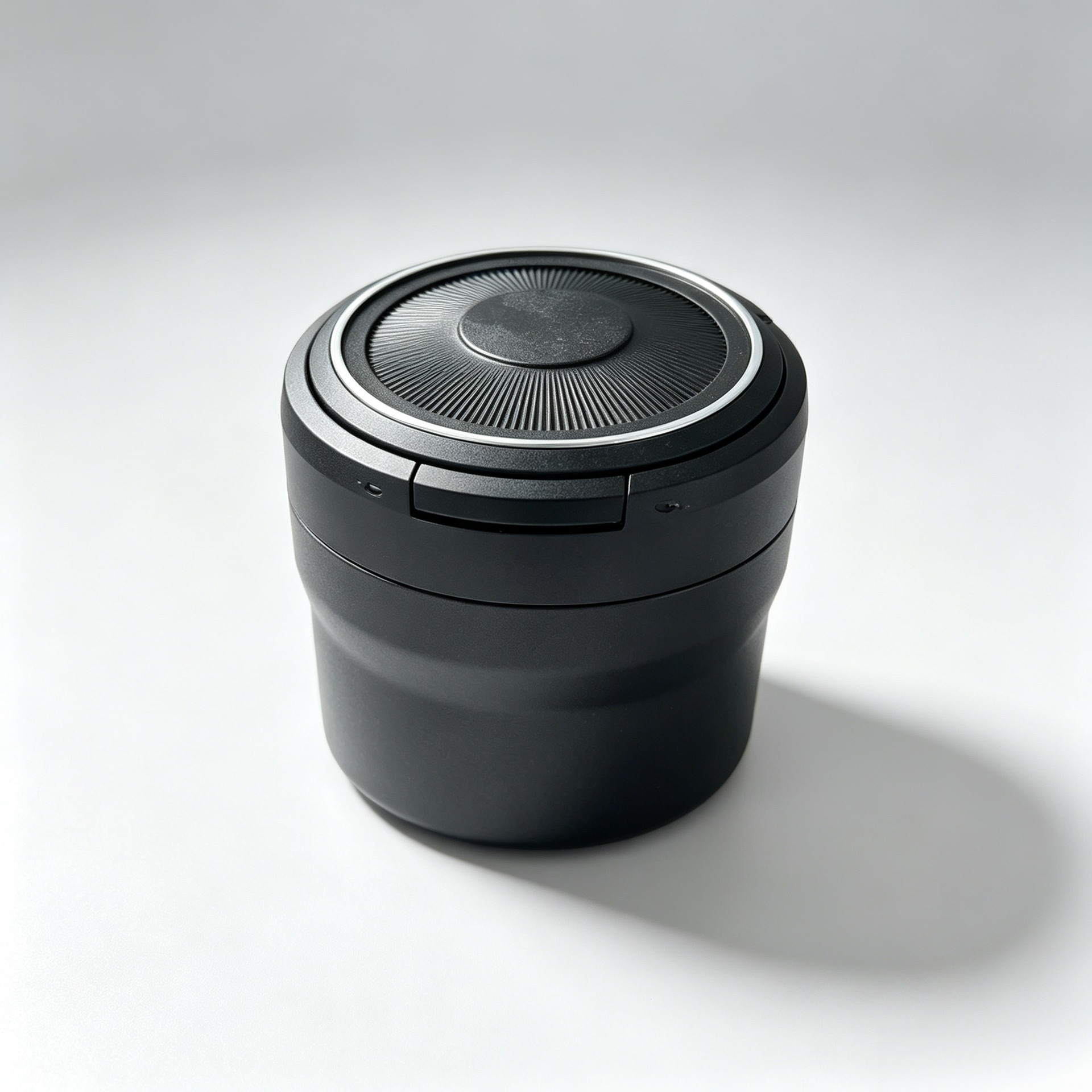 Creative pop-up lid ashtray with light, trendy LED car ashtray, portable mini ashtray