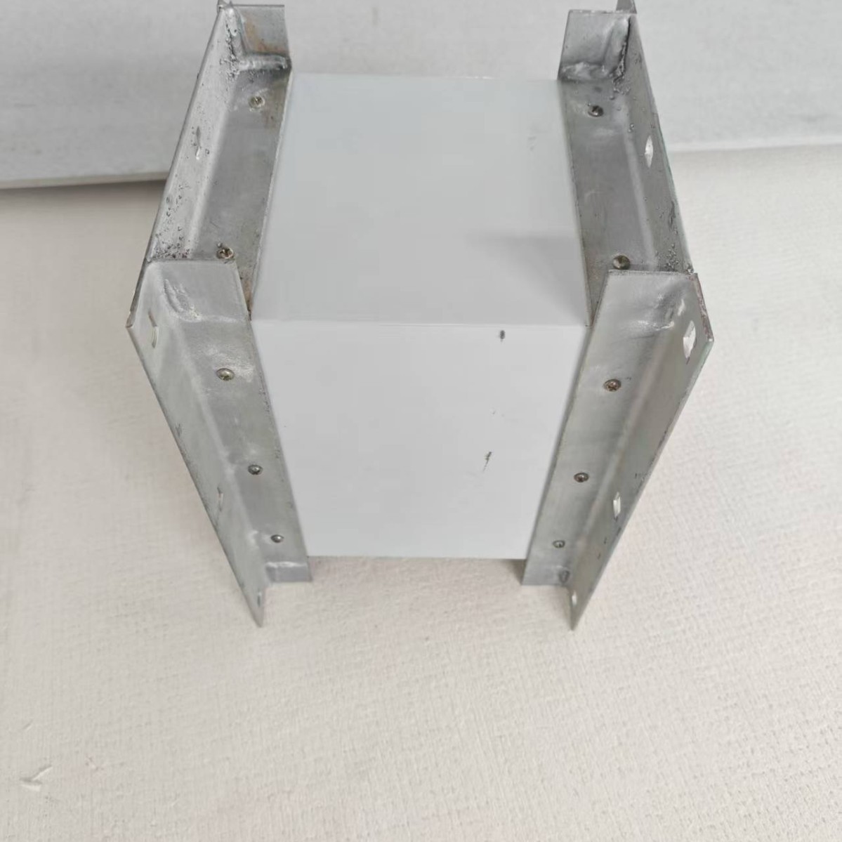 防排烟风管厂家钢面镁质复合通风管道具有防腐防潮耐高温的特性