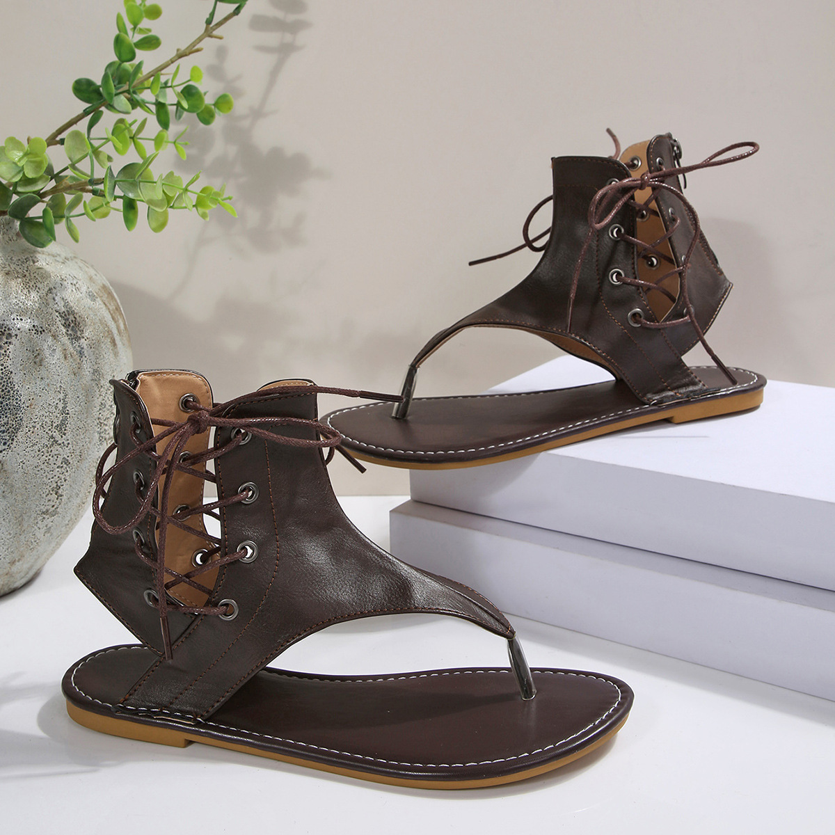 Women's Plus Size Retro Flip Flops - Vintage Inspired Flat Sandals With Back Zipper Detail & Comfort Cushion_voghion.com
