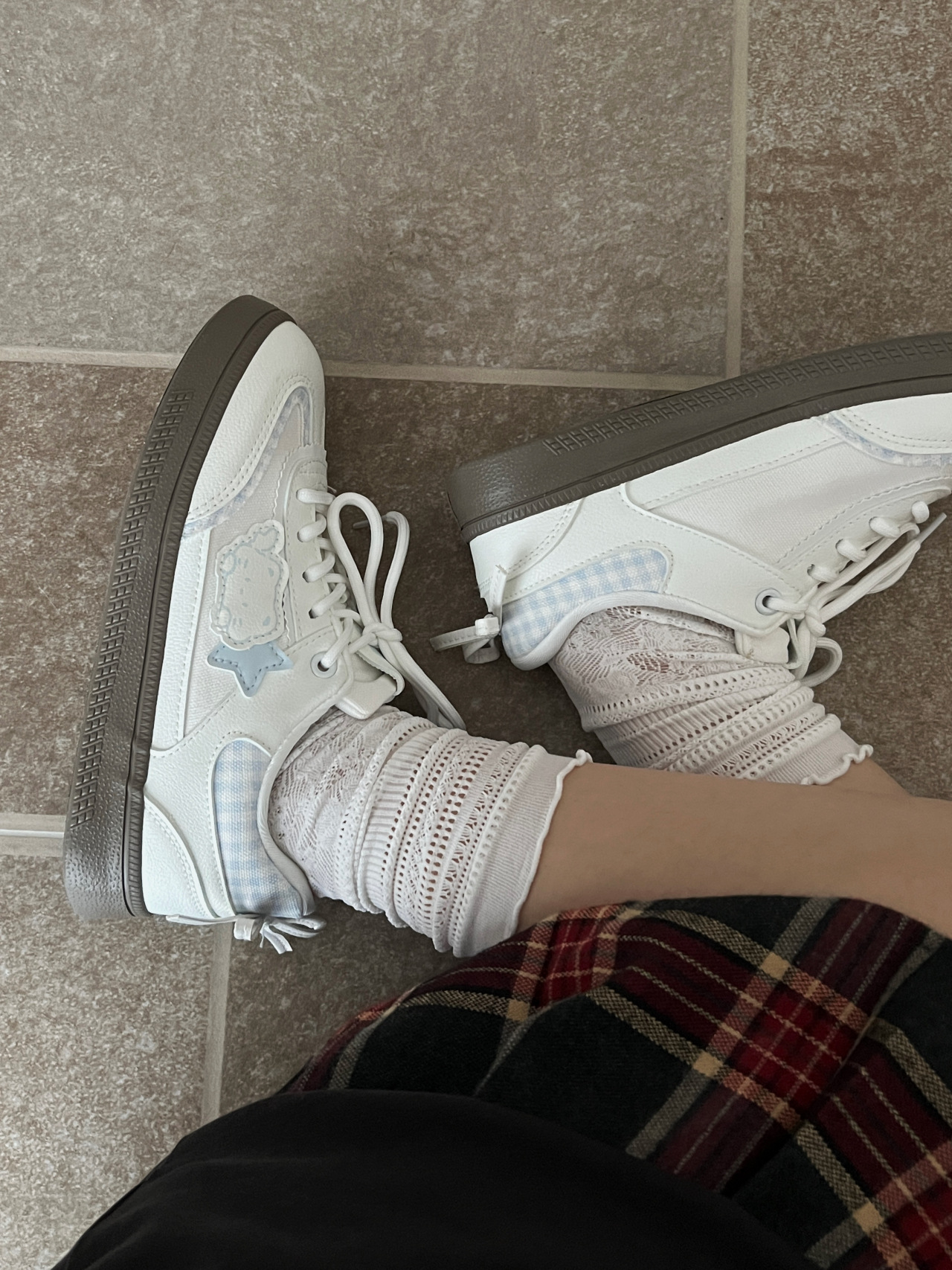 Zapatos de gatito transpirables, estrellas, zapatos de verano para mujeres, 2026 nuevos zapatos blancos con suela gruesa, zapatos deportivos casuales