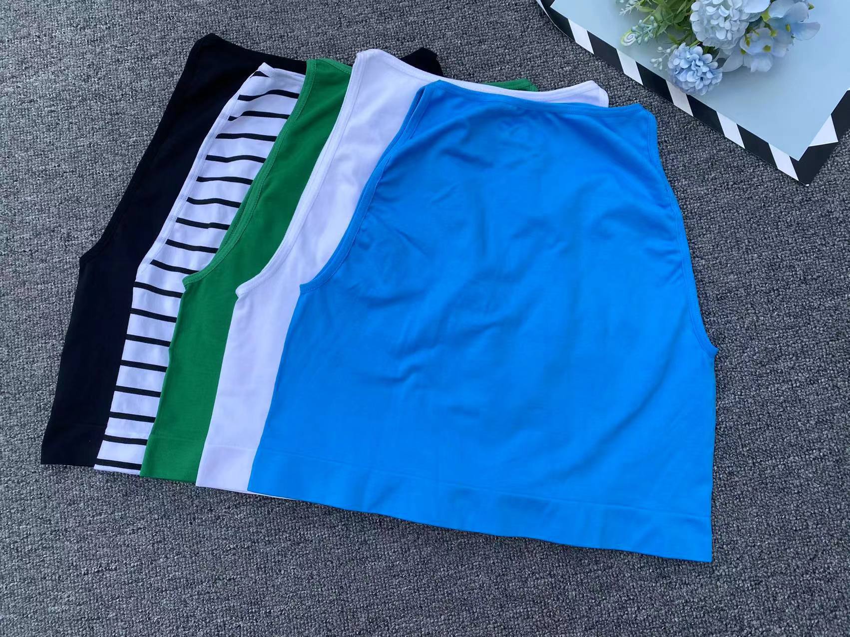 Nuevo alto elástico de alta calidad belleza espalda Chaleco de las mujeres se puede usar fuera sin anillo de acero yoga sujetador ropa interior deportiva para las mujeres