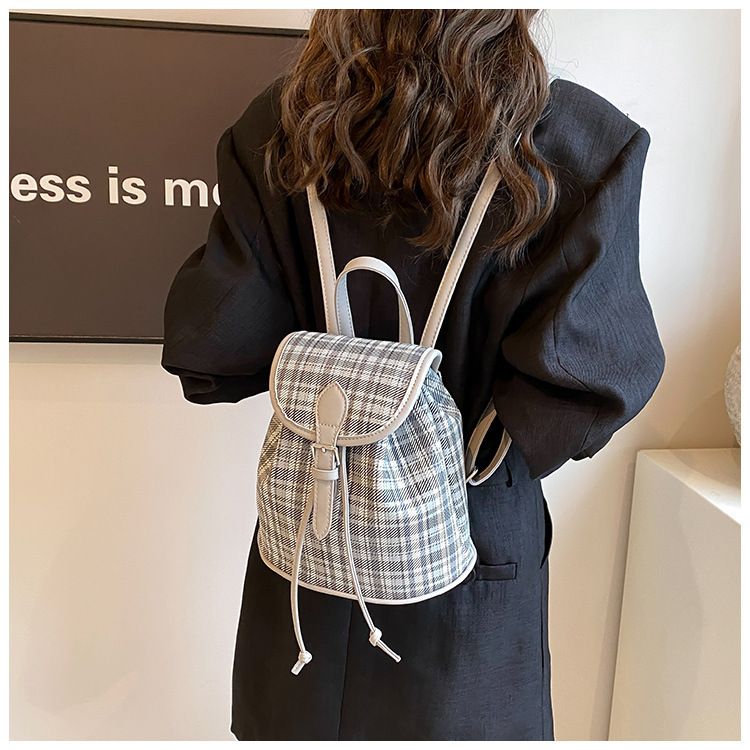 Backpack for women, fashionable niche design, hand-held Korean version backpack, high-end feeling, bucket bag, trendy_voghion.com