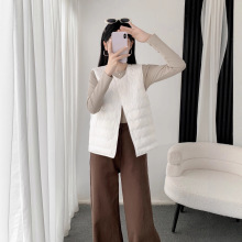 轻薄羽绒马甲女2025秋冬新款时尚圆领内搭波浪绗线羽绒保暖外套潮