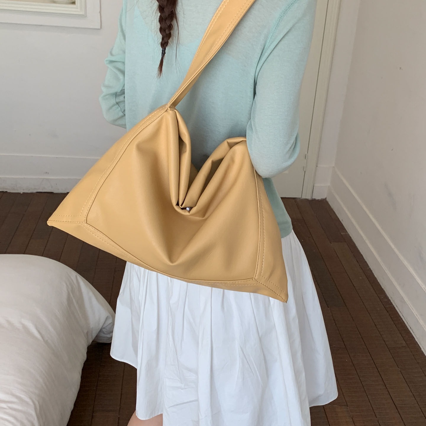 Women's Relaxed Hobo Soft Leather 2026 New Minimalist Underarm Bag Large Capacity Summer Tote For Commuting - Thumbnail 4