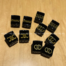 新款M1U字母网红黑色迷你抓夹气质凯旋门发夹盘发鲨鱼夹小号夹子