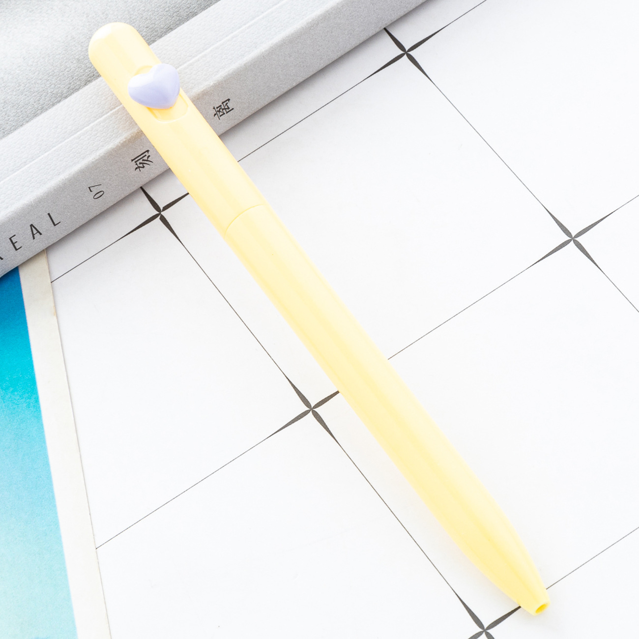 Bolígrafo de plástico Love, logotipo imprimible, regalo promocional, bolígrafo publicitario, color macarons, bolígrafo giratorio Love