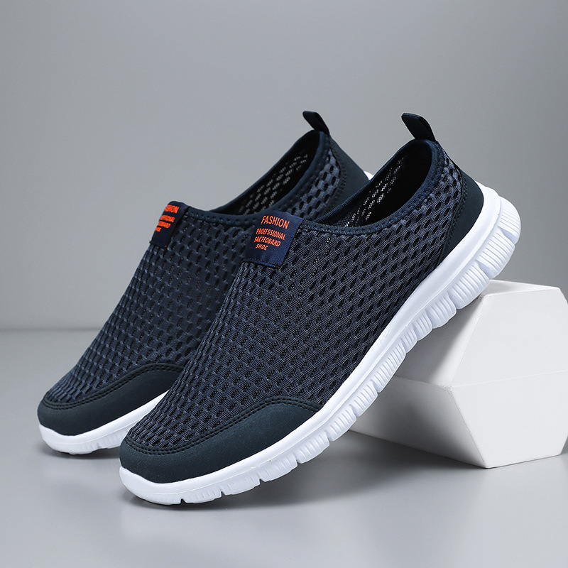 Primavera y verano zapatos casuales de tela de malla para hombres, zapatos de deporte transpirables de tamaño grande para hombres de mediana edad, zapatos ligeros de un solo pie