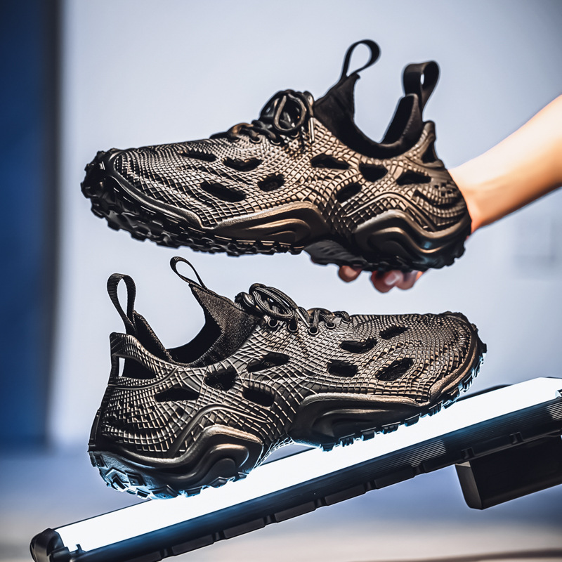 Coco Designer Light Luxury 2025 Xia Kanye Calcetines Zapatos al aire libre con agujeros en la playa Zapatos Douyin Video Sandalias Hombre