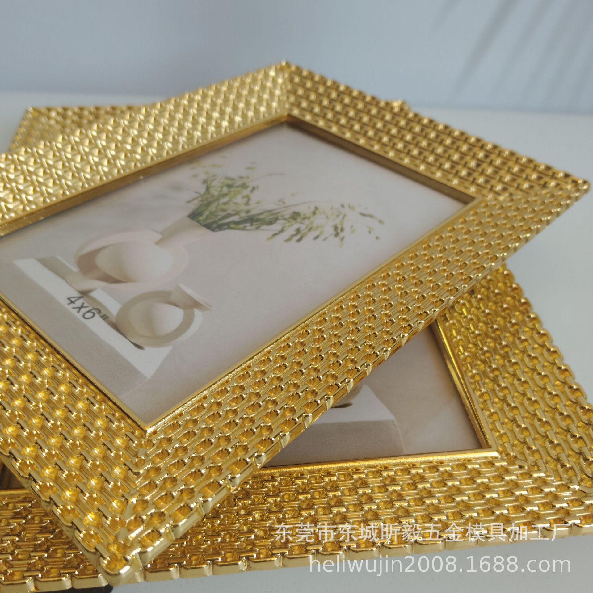 Moda tridimensional simple marco de foto de metal dorado, marco de foto de estudio, marco de foto de aleación