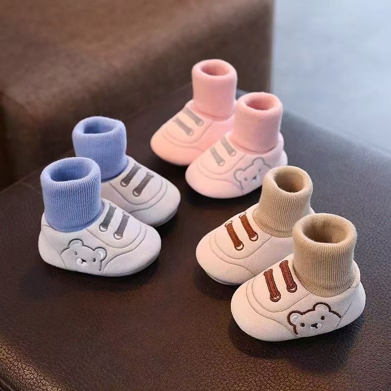 Newborn Autumn and Winter Baby Shoes and Socks Soft Sole 0-12 Months Warm Indoor Non-Falling Shoes and Socks for Male and Female Babies Baby Shoes