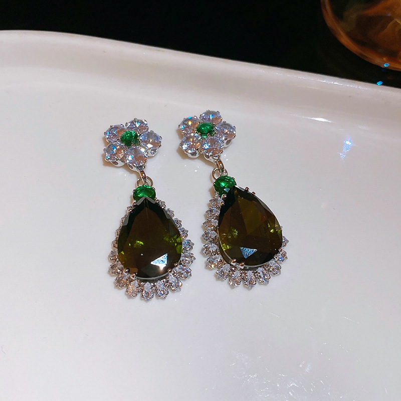 Medieval vintage diamantes goteo pendientes collar ligero lujo nicho cerradura estilo palacio conjunto de joyas exquisitas