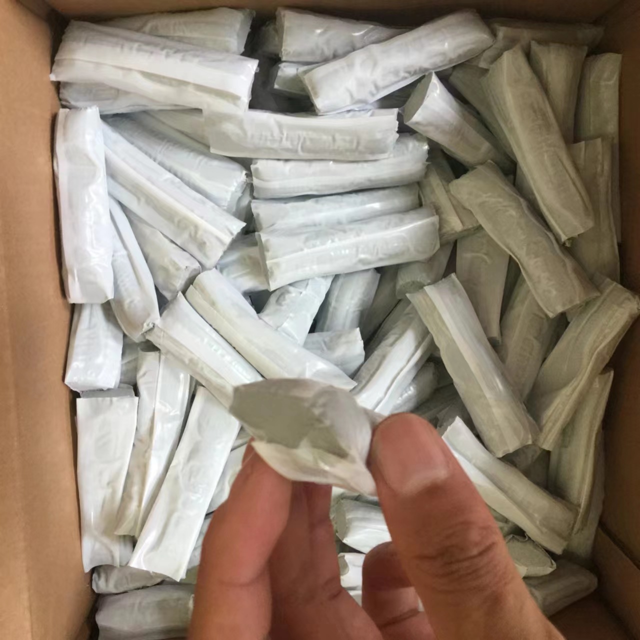 密封胶泥UZAN ES 6682平替汉高RB IX D17X80 防火胶泥 10KG/箱