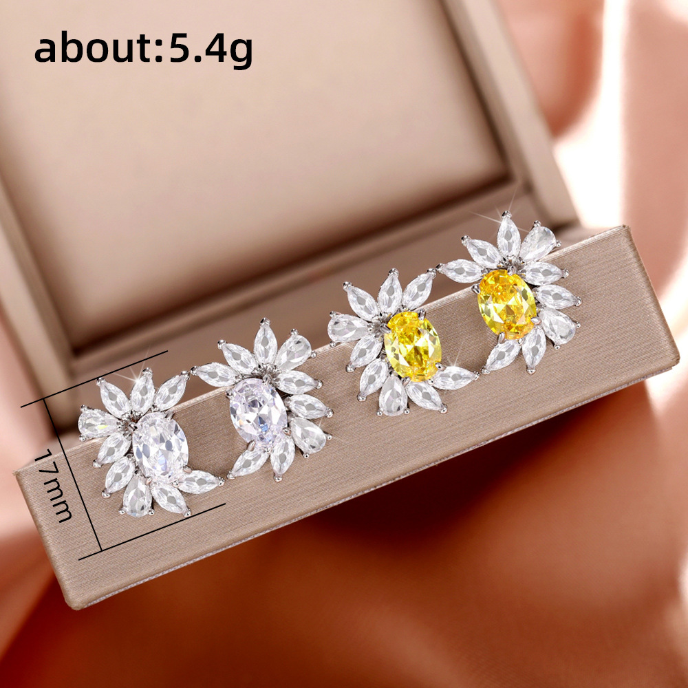 Fashion Flower Copper Ear Studs Inlay Zircon Copper Earrings display picture 1