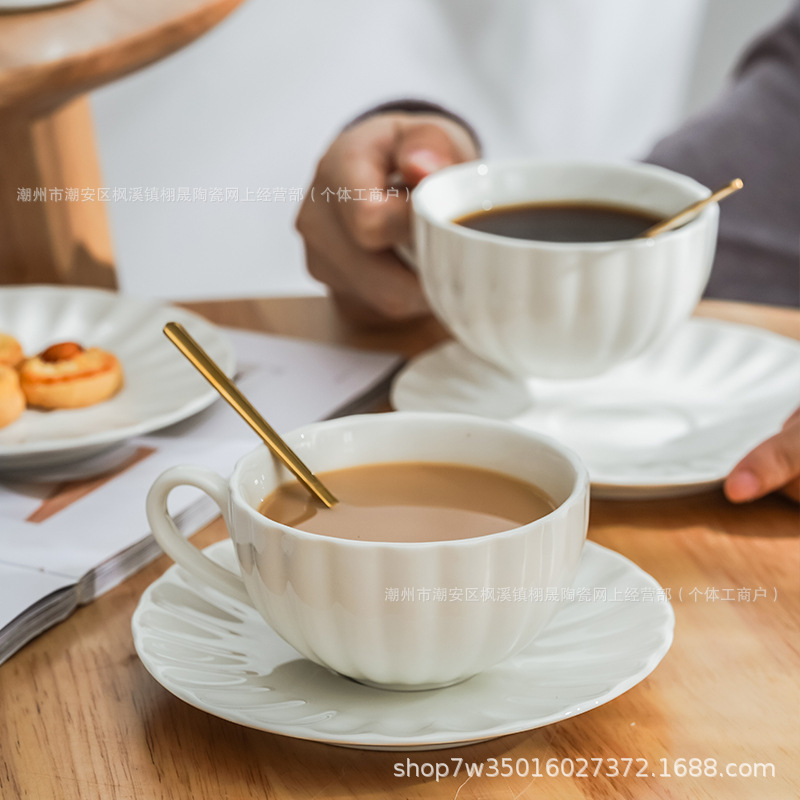 Tazas de café blancas transfronterizas, tazas de calabaza de cerámica, platos de tazas de agua de estilo europeo, tazas de alojamiento de hoteles, tazas de esmalte de color