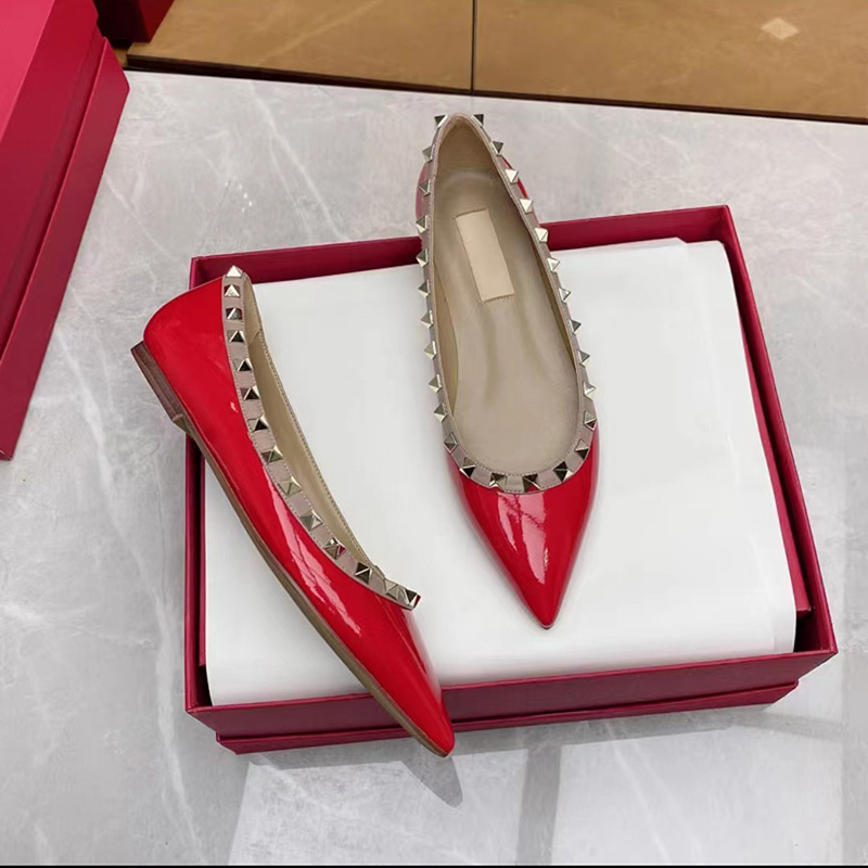 빨간 특허 가죽