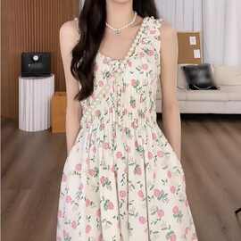 夏季温柔甜美风浪漫清新粉色碎花连衣裙设计感时尚无袖吊带长裙女