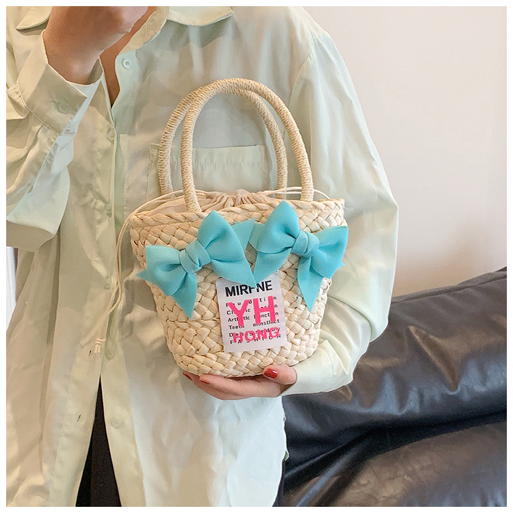 Women's Small Spring&summer Straw Vacation Handbag display picture 1