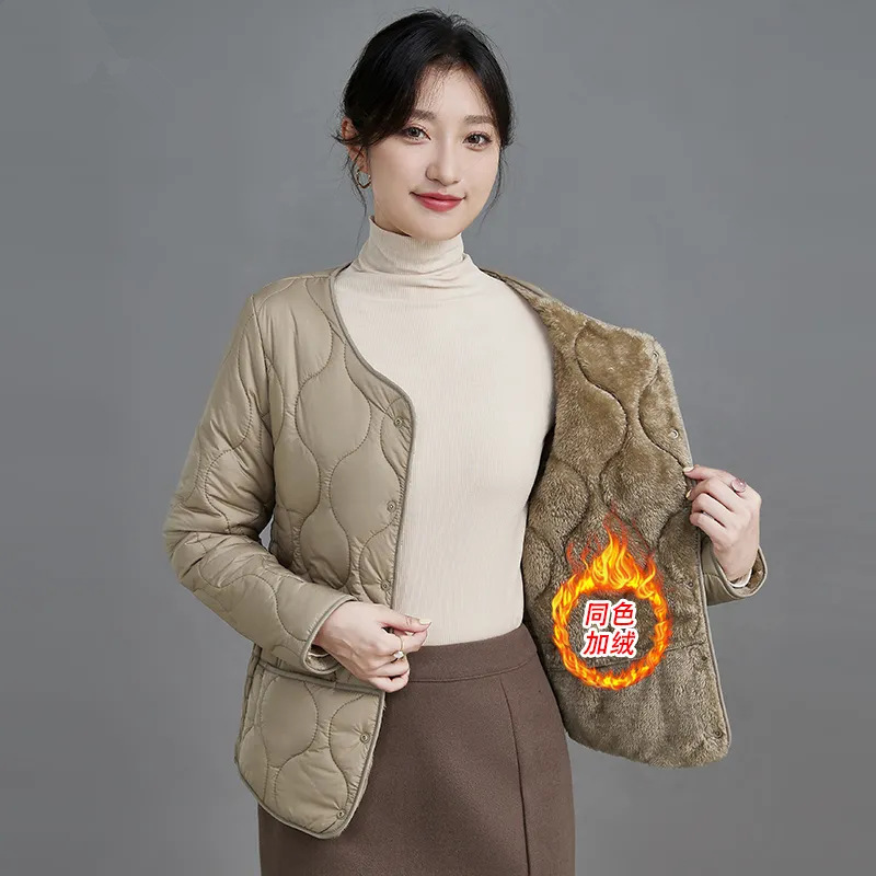 工場卸売 2025 女性のベルベット肥厚綿ライナースリムフィット防寒暖かい中高年ジャケット|undefined