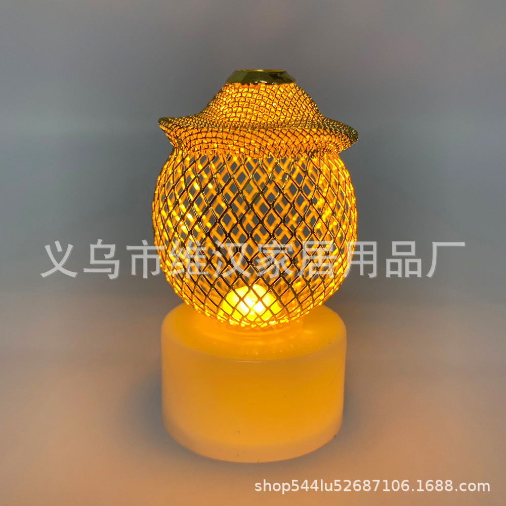 Transfronterizo Oriente Medio malla de alambre hueca dorada lámpara de vela electrónica de hierro forjado lámpara de noche LED decoración de escritorio iluminación