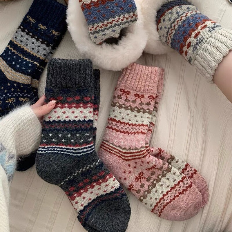 Wool Ultra-Thick Retro Mid-Calf Socks for Women, Ethnic Style Autumn and Winter Thickened Maternity Socks, Warm Home Sleep Floor Socks Wool Ultra-Thick Retro Mid-Calf Socks for Women, Ethnic Style Autumn and Winter Thickened Maternity Socks, Warm Home Sleep Floor Socks