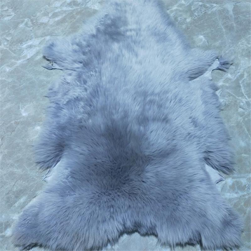 회색